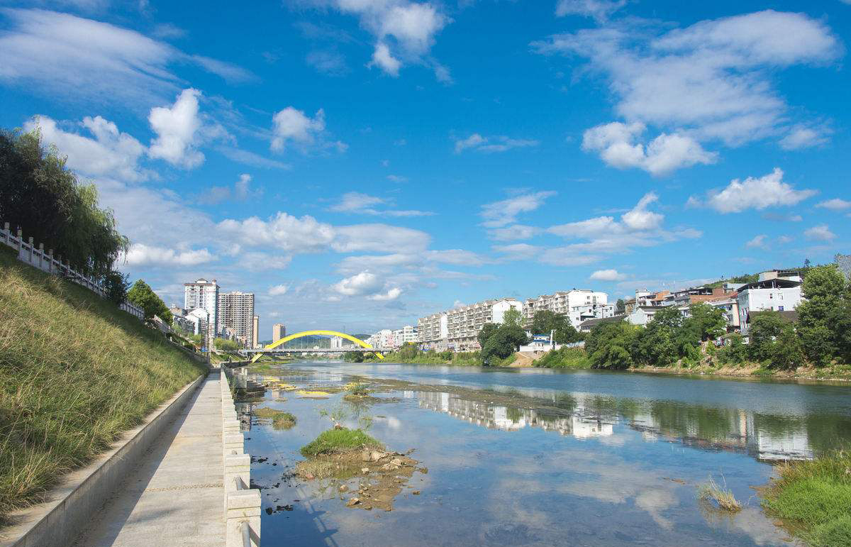 申請地質(zhì)災(zāi)害治理工程施工資質(zhì)需要哪些技術(shù)裝備和設(shè)施？